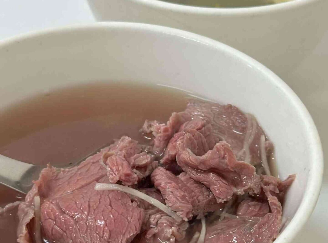 台南┃阿榮牛肉湯：麻豆在地人推薦的溫體牛料理，炒牛雜超下飯！