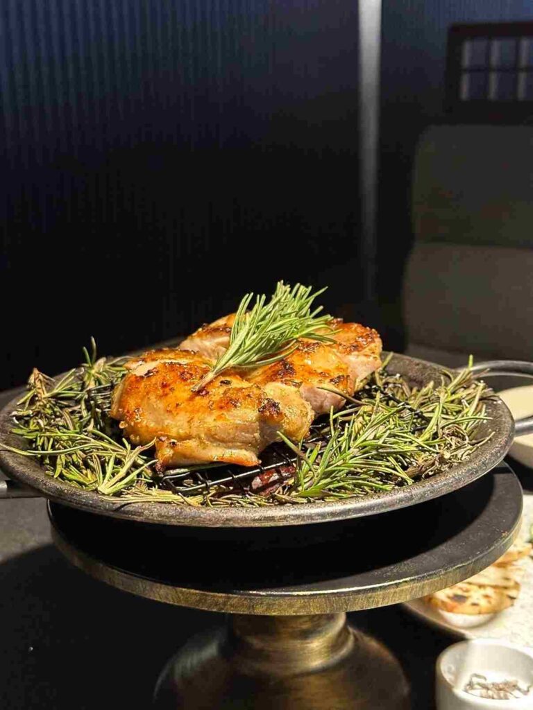 台中┃燒肉中山：必吃蒜香牛肉飯，全程代烤輕鬆享受頂級美味！