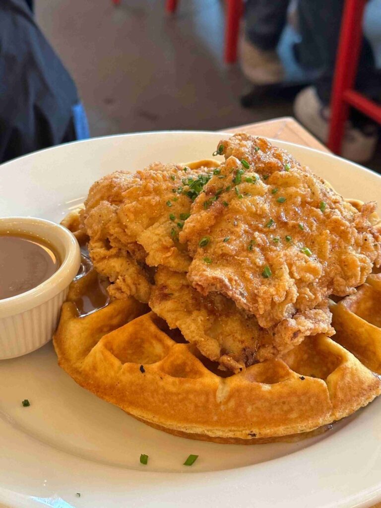 紐約美食｜Clinton Street Baking Company 
炸雞鬆餅（Chicken & Waffles）
