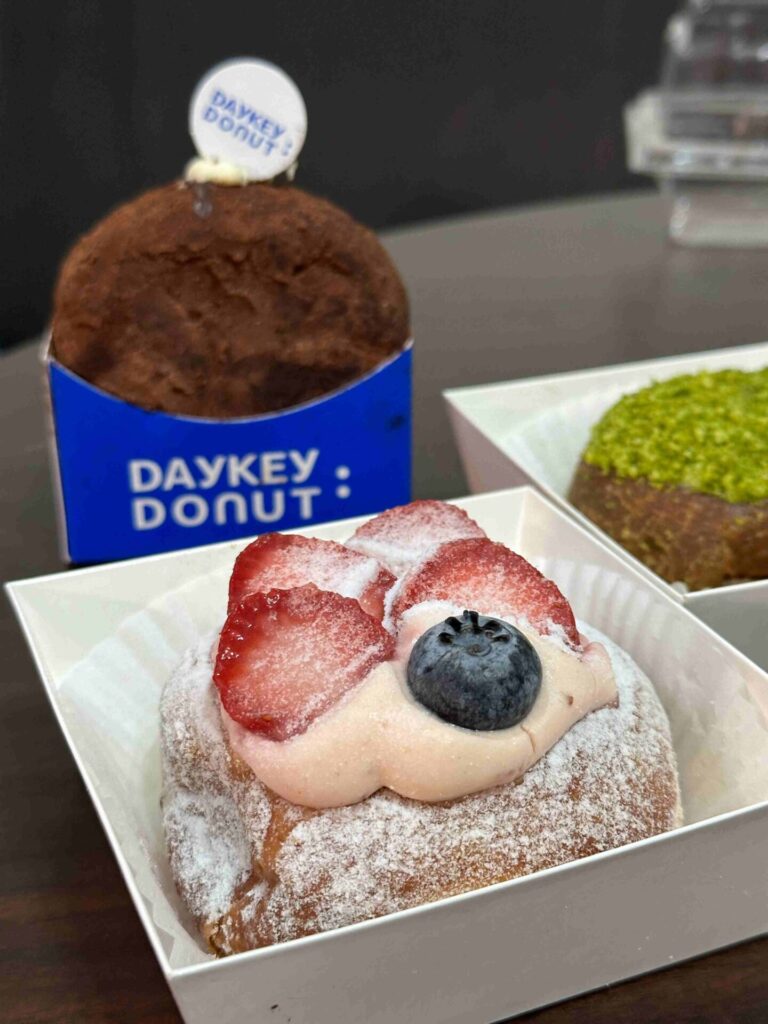 台中美食｜DAYKEY DONUT：日式生甜甜圈