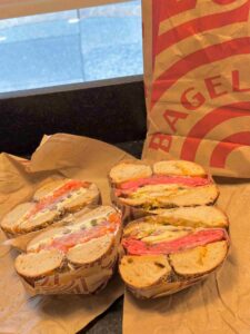 Read more about the article 紐約┃Leo’s Bagels ：曼哈頓金融區必吃手工貝果專門店，排隊也值得！