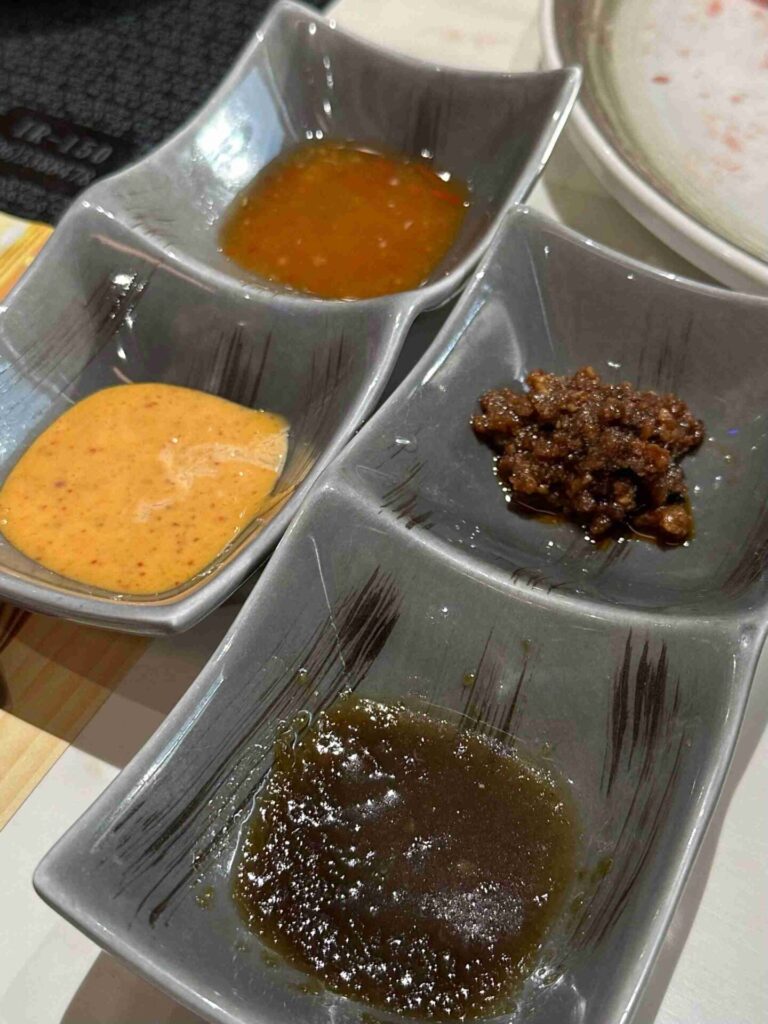 豐原美食｜台中嗑肉石鍋：海鮮肉品新鮮、自助吧超澎湃，打拋豬與咖哩無限供應！