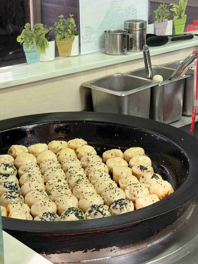 香港美食｜祥興記上海生煎包：底脆多汁超銷魂，米其林推薦人氣小吃！