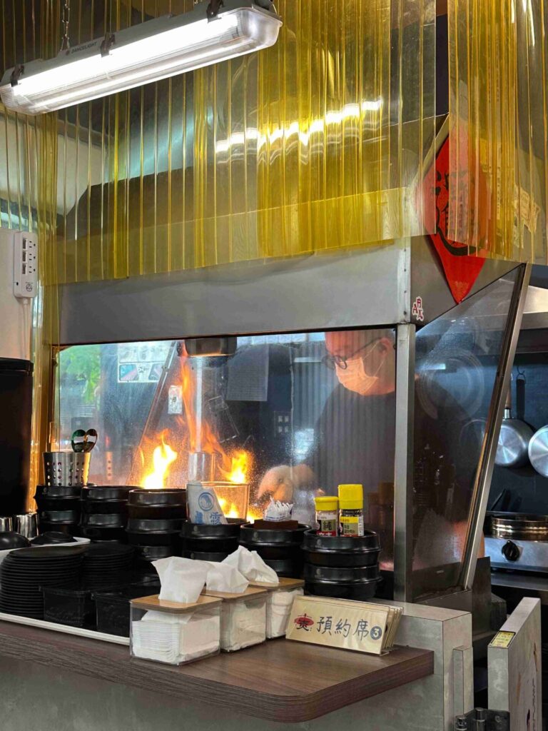 台南美食|南人燒肉:韓國人開的超道地深夜烤肉店,代烤上桌輕鬆吃!