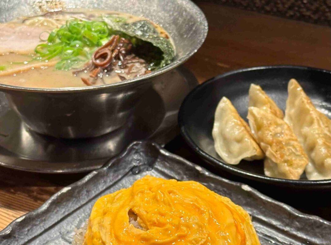 大阪┃らーめん極 総本店：拉麵、炒飯與煎餃的完美組合，一次滿足所有渴望！