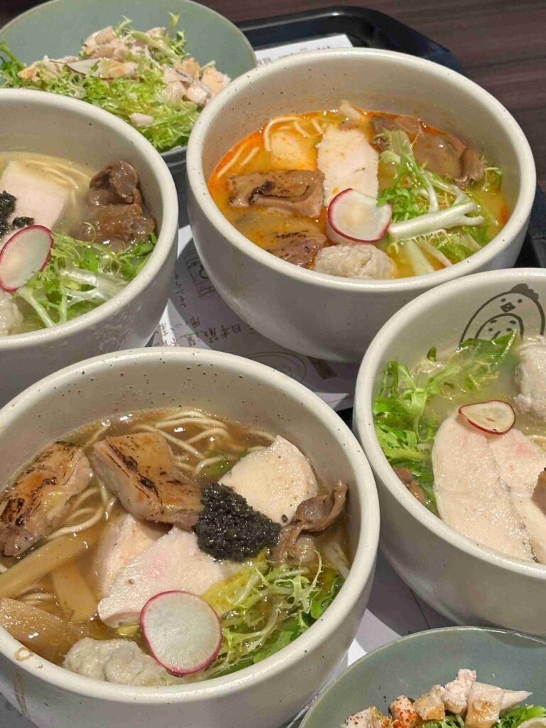 台中美食｜雞湯桑Torisan： 濃郁雞白湯暖入心，LaLaport美食街拉麵新開幕！