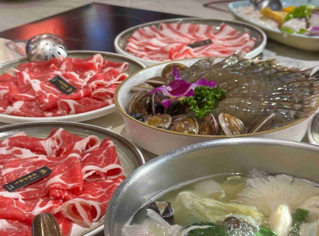 豐原┃台中嗑肉石鍋：海鮮肉品新鮮、自助吧超澎湃，超好吃打拋豬無限供應！