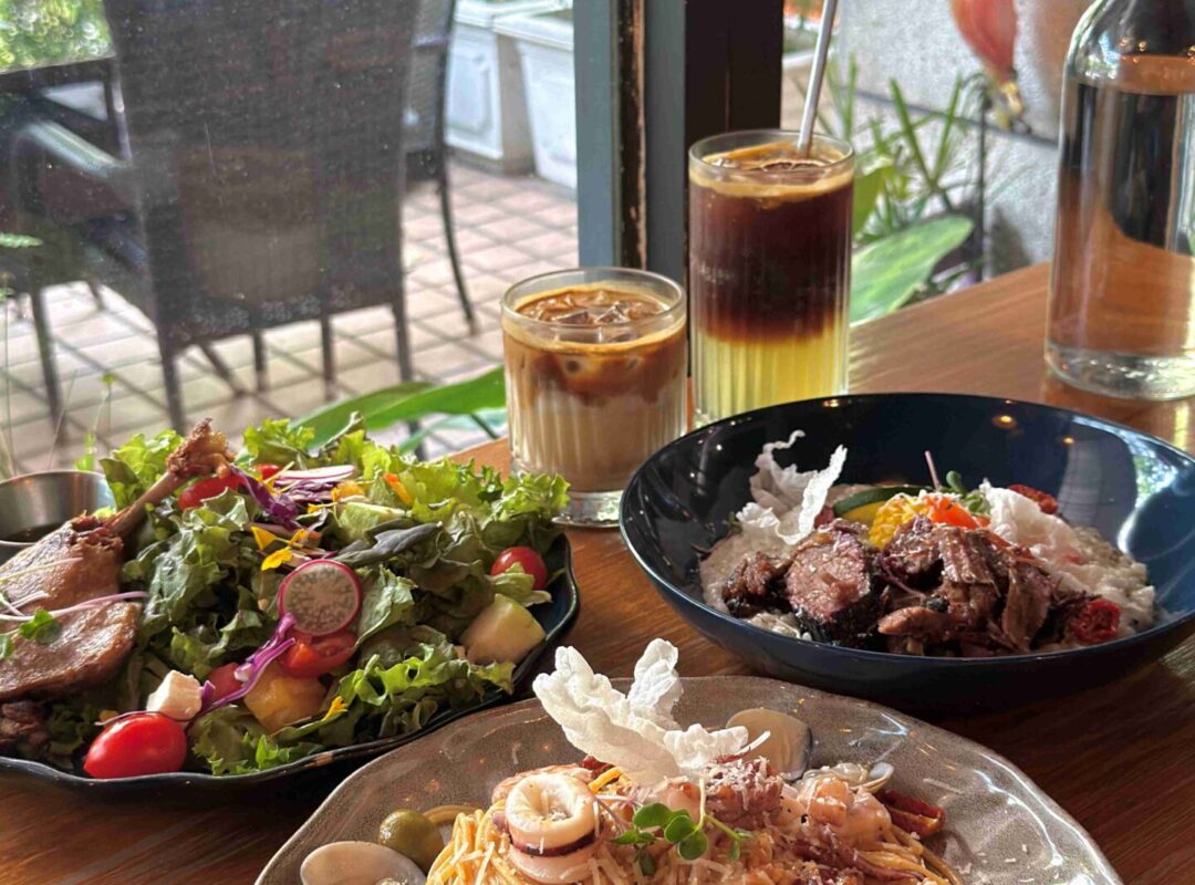 台中┃LEAH力芽餐廳：南屯超人氣早午餐，大堆自家水耕生菜與手工煙燻牛肉！
