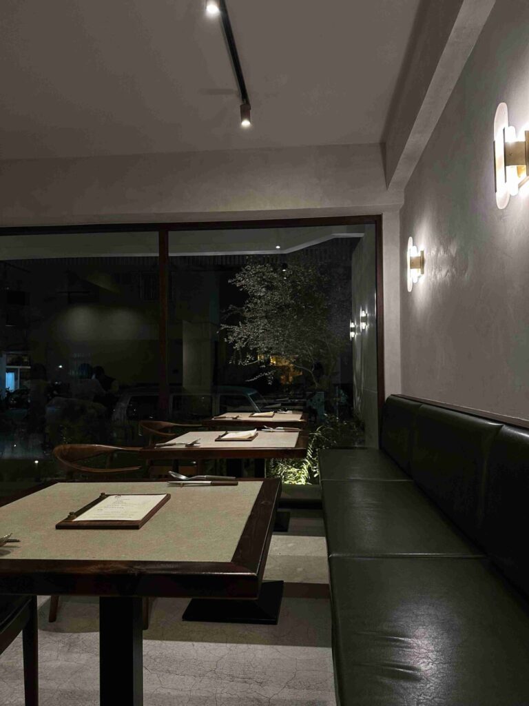 台中美食｜壱絕咖哩：隱身巷弄的人氣日式咖哩專門店，低調卻一試成主顧的香料系咖哩！
