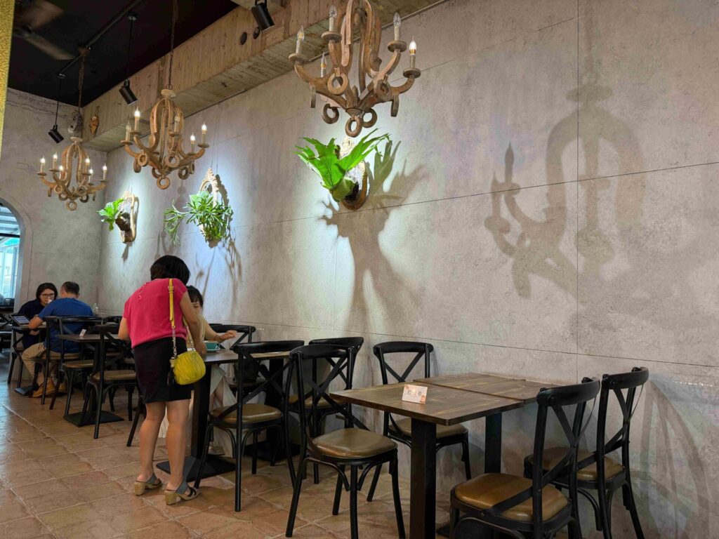 台中美食｜LEAH力芽餐廳：南屯超人氣早午餐，大堆自家水耕生菜與手工煙燻牛肉！