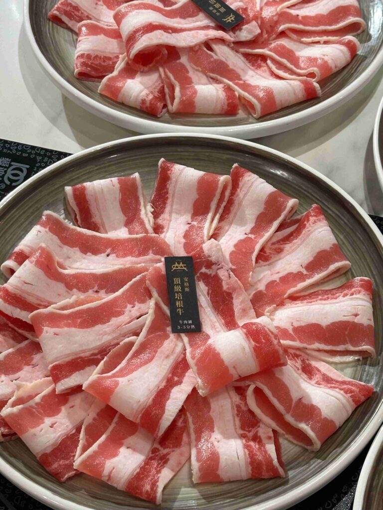 豐原美食｜台中嗑肉石鍋：海鮮肉品新鮮、自助吧超澎湃，打拋豬與咖哩無限供應！
