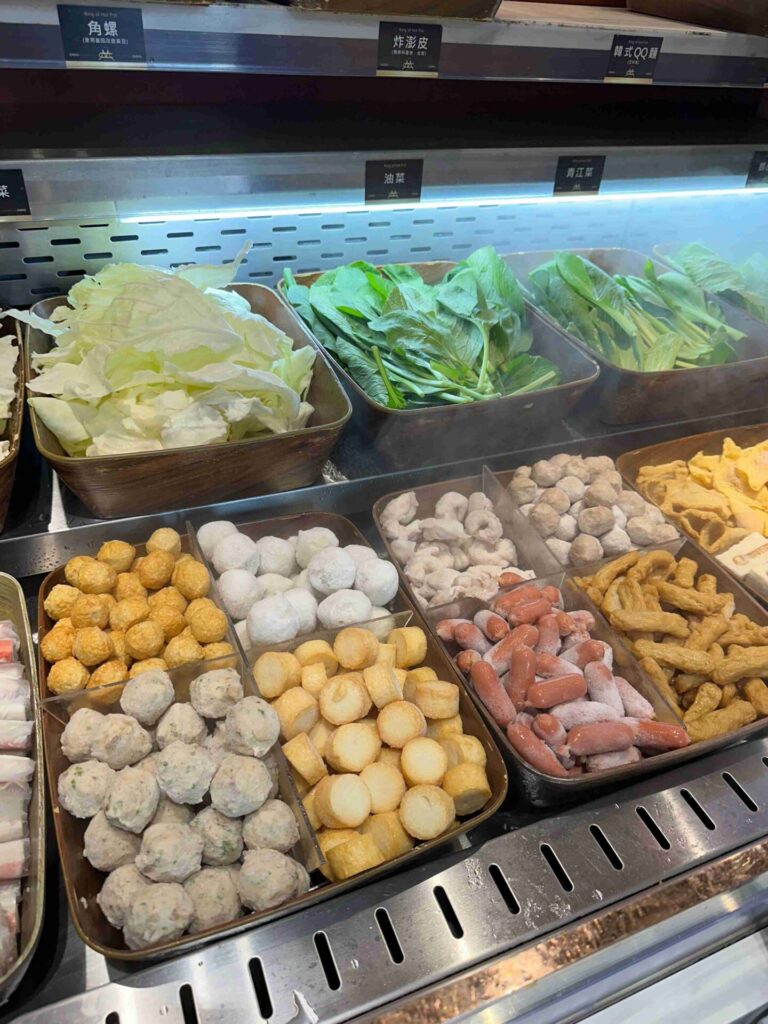 豐原美食｜台中嗑肉石鍋：海鮮肉品新鮮、自助吧超澎湃，打拋豬與咖哩無限供應！