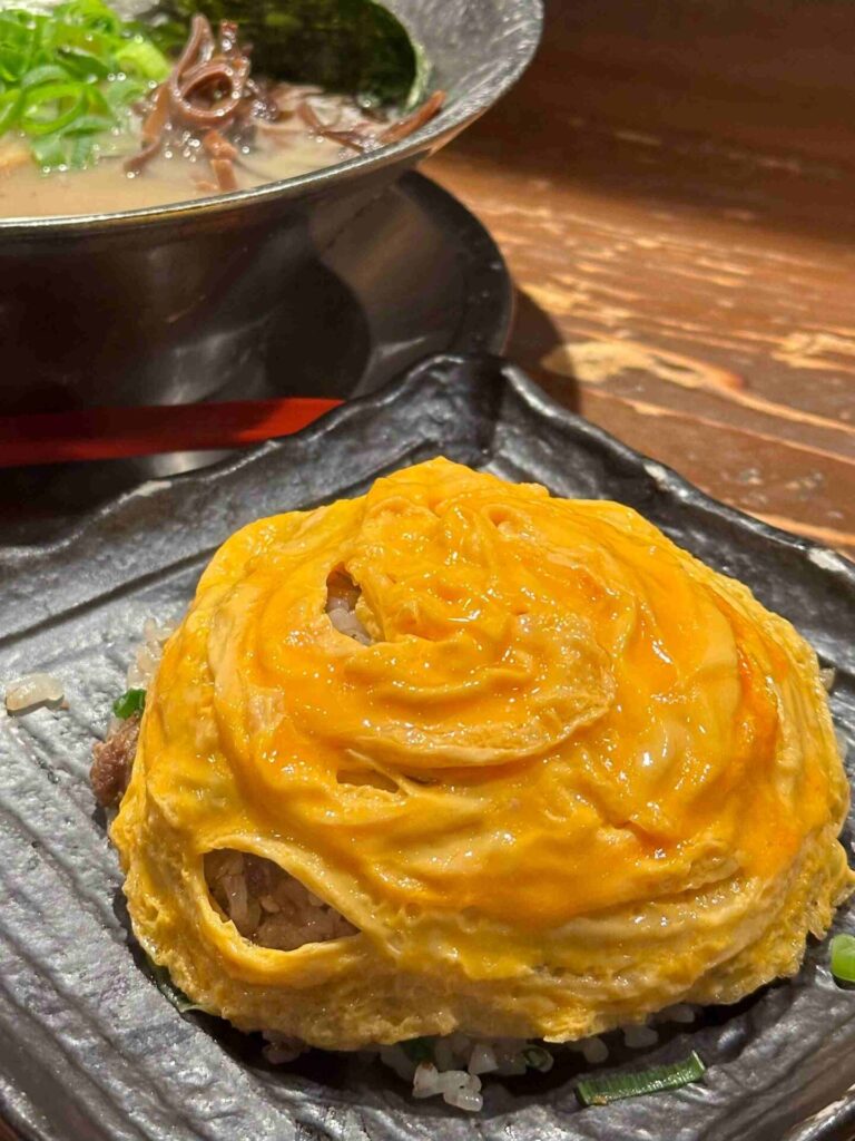 大阪美食｜らーめん極 総本店：拉麵、炒飯與煎餃的完美組合，一次滿足所有渴望！