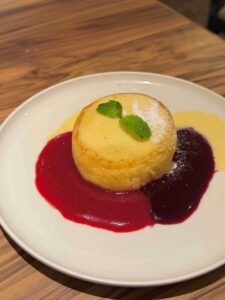 Read more about the article 台中┃MOLINO 草悟廣場店：好喜歡料多的手工薄餅，香檸起司蛋糕竟然是熱的！