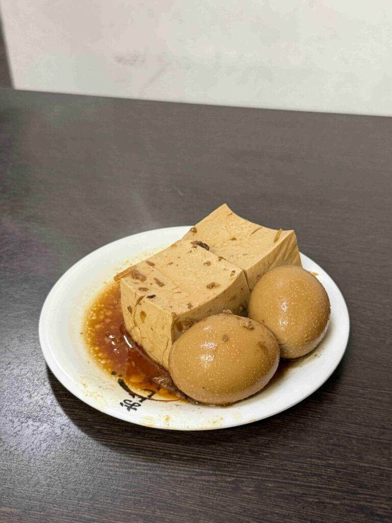 台中美食｜珍品小吃：必點超厲害芋頭米粉，芋頭大塊又鬆軟！