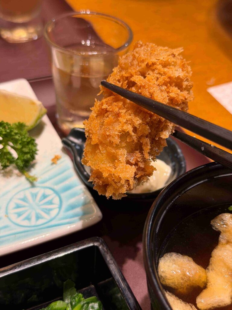 台中美食|勝博殿:大推特上厚切老饕豬排,超厚超多汁,炸牡蠣也沒失望!