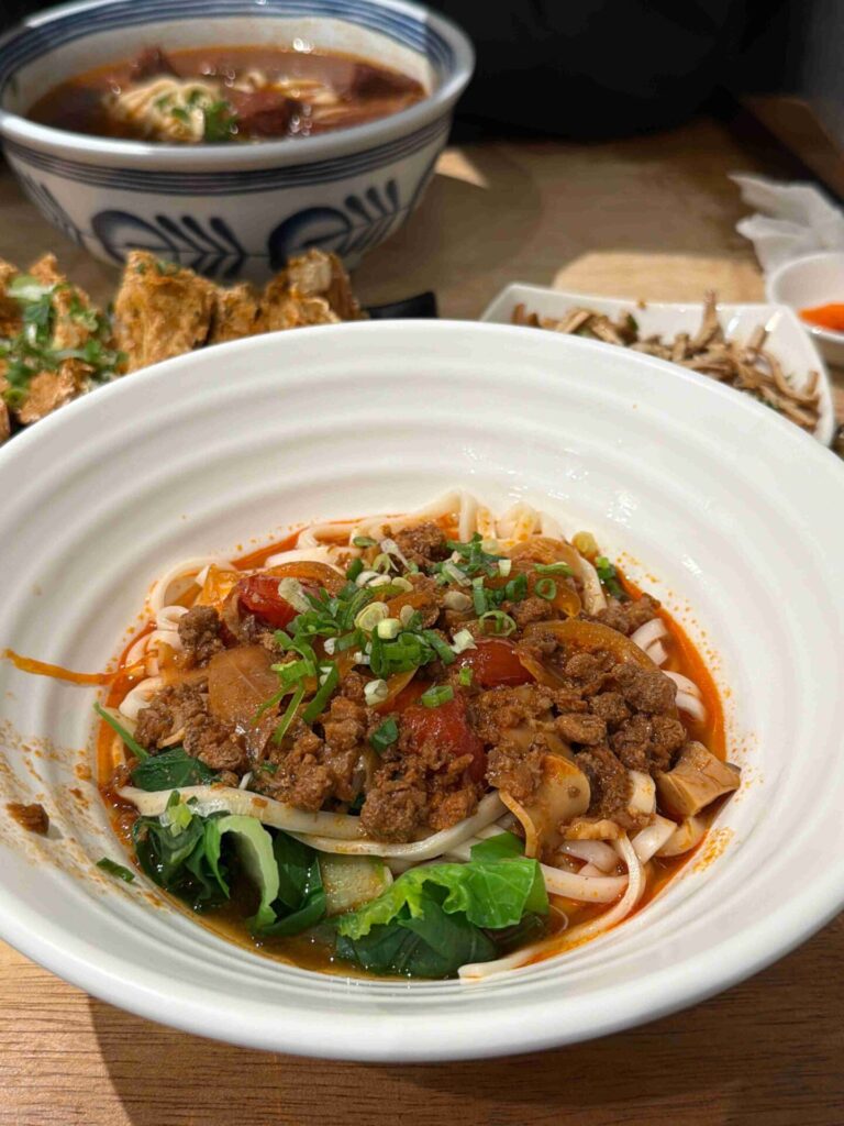 台中美食｜大山牛肉麵：近期吃到最喜歡的牛肉麵！烏龍豆乾也超推超入味！
