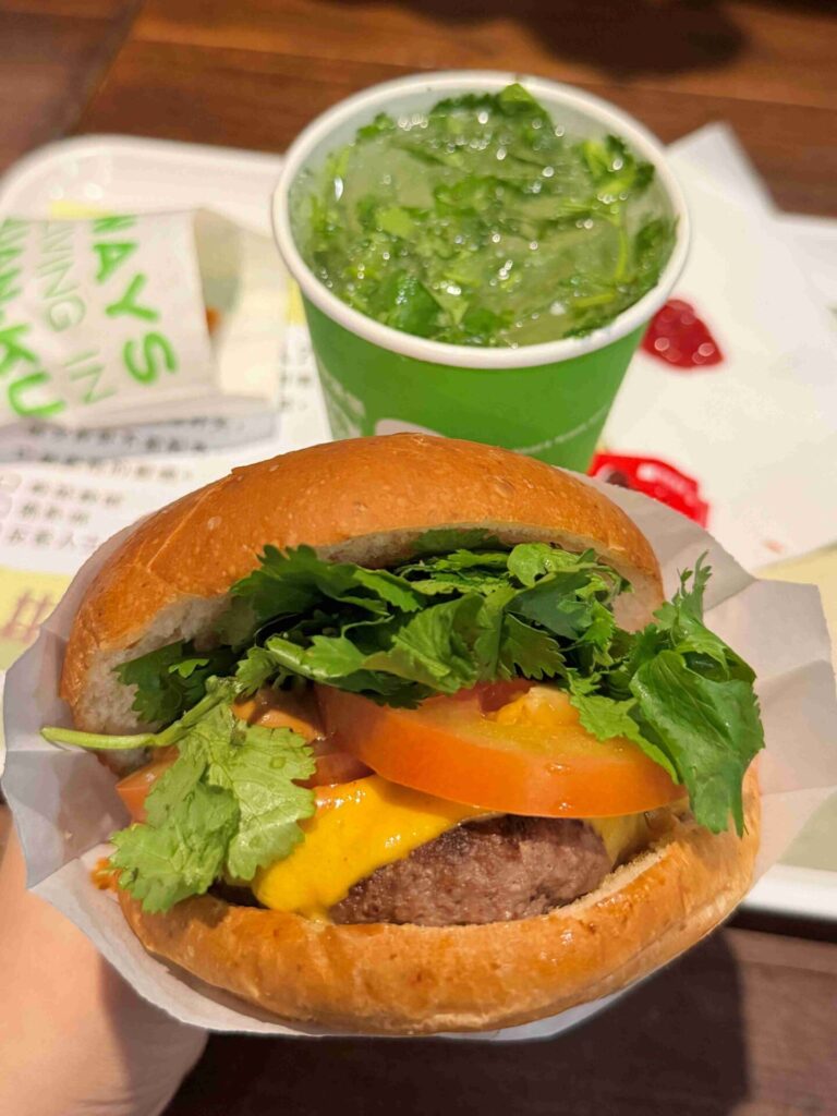 樂檸漢堡｜香菜漢堡：不只漢堡加香菜，連飲料都滿滿香菜！期間限定香菜控必吃！