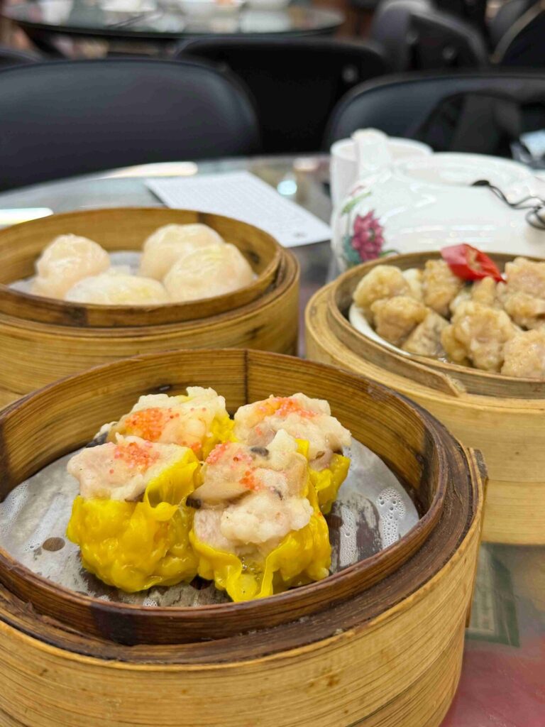 香港中環｜蓮香樓：最原始的港式飲茶體驗，最喜歡椰皇燕窩燉鮮奶！
