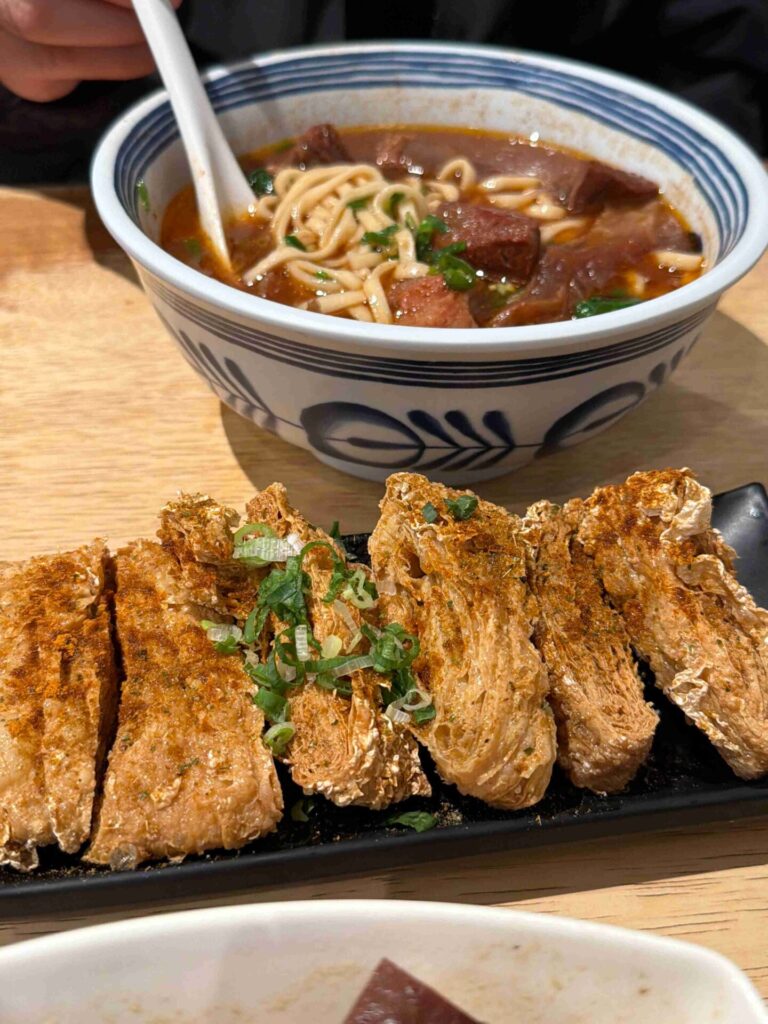 台中美食｜大山牛肉麵：近期吃到最喜歡的牛肉麵！烏龍豆乾也超推超入味！