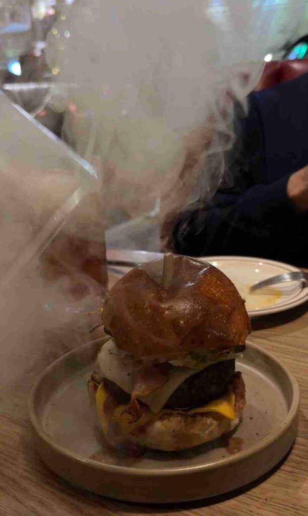台中美食｜紅盒子：不只好拍也好吃的紅磚餐廳！裝潢、餐點都很用心！