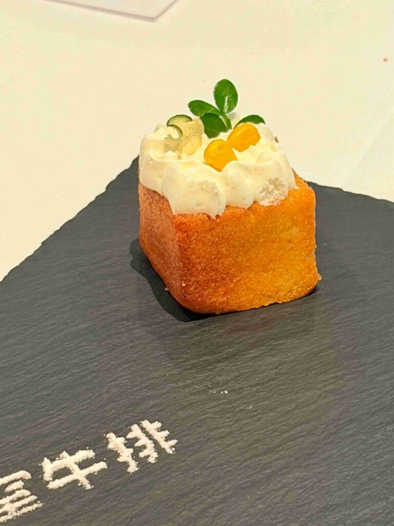 台中美食|雅室牛排:會想二訪的商業午餐,牛排外酥內嫩、濃湯也好喝!