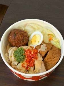 Read more about the article 台中┃雞肉本家：會二訪的便當！整體好吃又沒有負擔！