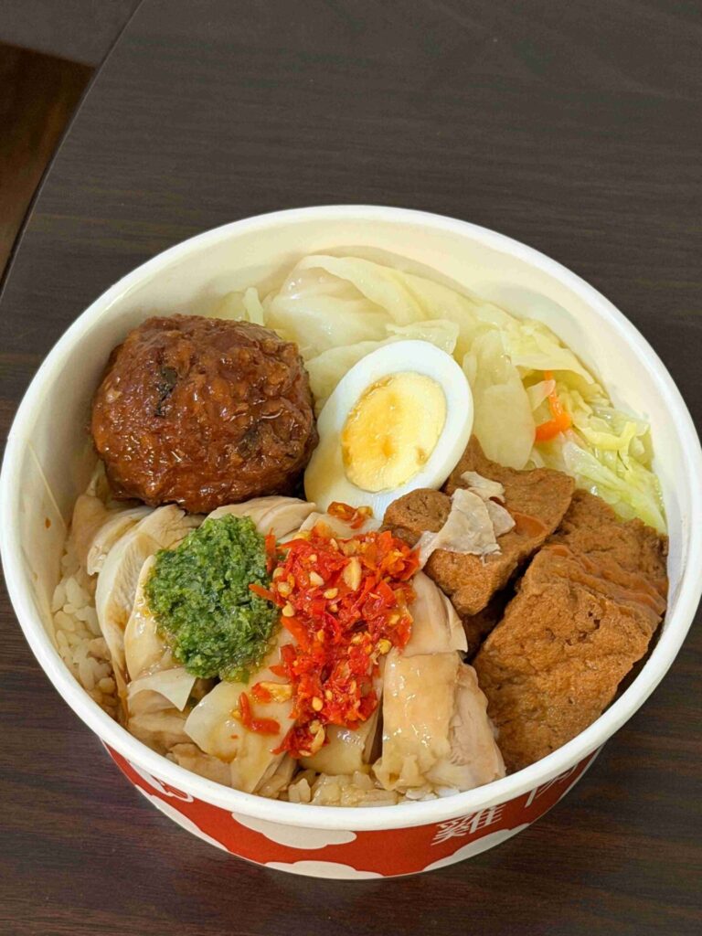 台中美食|雞肉本家:雞肉軟嫩,不是強調健康便當,但吃完沒有負擔!
