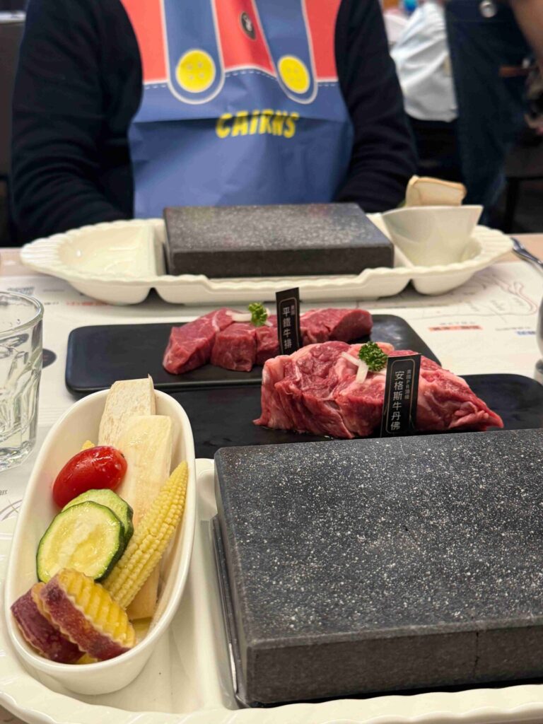 台中美食┃凱恩斯岩燒牛排：三訪商業午餐還是大推！依然是目前心目中CP值最高的牛排！