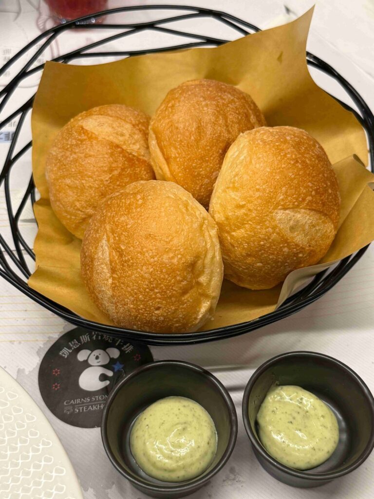 台中美食┃凱恩斯岩燒牛排：三訪商業午餐還是大推！依然是目前心目中CP值最高的牛排！