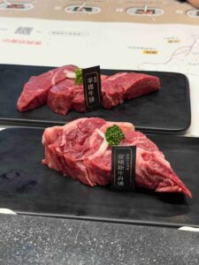 Read more about the article 台中┃凱恩斯岩燒牛排：三訪商業午餐還是大推！依然是目前心目中CP值最高的牛排！