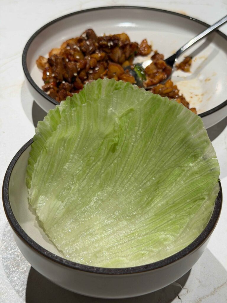 台中美食|九華樓:跳跳糖片鴨捲餅超特別,手工鴨蛋黃布丁超好吃!九華樓 朝富店|大推什麼都能吃到的全鴨匯!四個人吃份量剛剛好!
