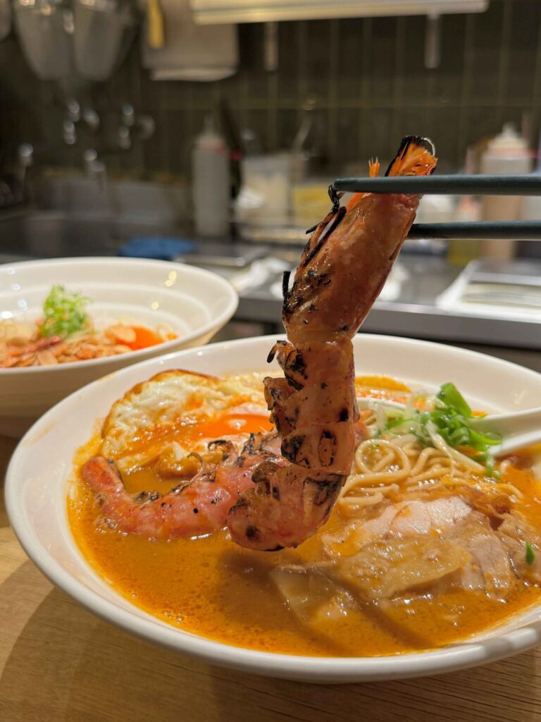 台中美食|無魚拉麵:從湯頭、主食到麵條都很喜歡的蝦拉麵!