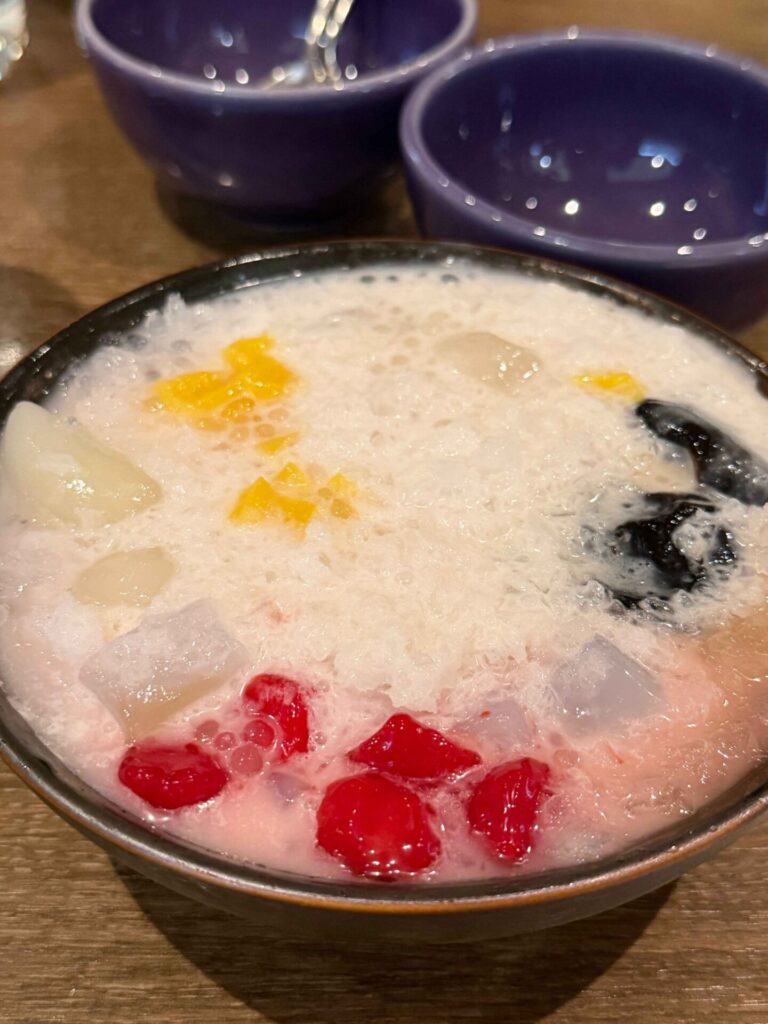 台中美食｜NARA Thai Cuisine：米其林推薦的泰式料理，燒茄鮮蝦沙拉超有特色！期待台中漢神百貨開幕！