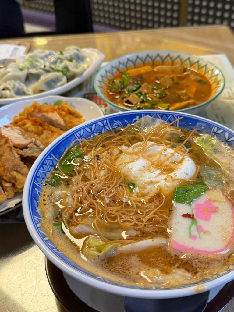 台中美食｜紫壁栽手作食與茶：大推炸雞排！30年老字號泡沫紅茶店！