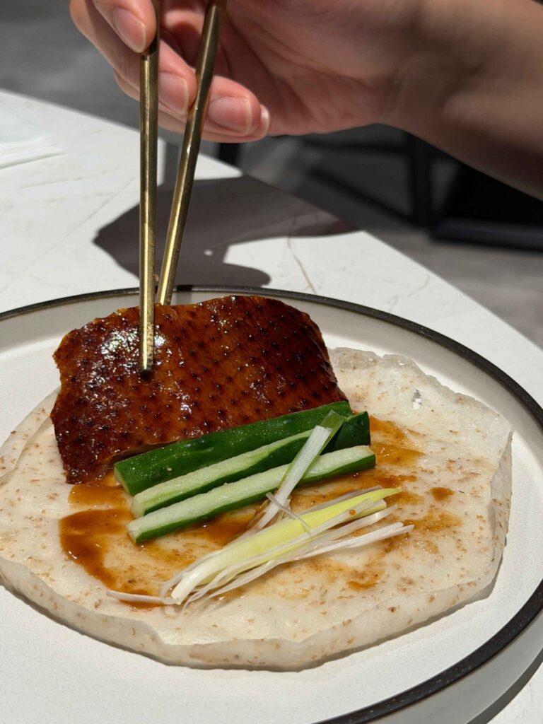 台中美食|九華樓:跳跳糖片鴨捲餅超特別,手工鴨蛋黃布丁超好吃!九華樓 朝富店|大推什麼都能吃到的全鴨匯!四個人吃份量剛剛好!