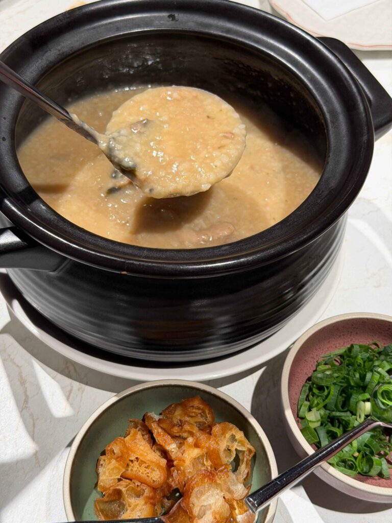 台中美食|九華樓:跳跳糖片鴨捲餅超特別,手工鴨蛋黃布丁超好吃!九華樓 朝富店|大推什麼都能吃到的全鴨匯!四個人吃份量剛剛好!