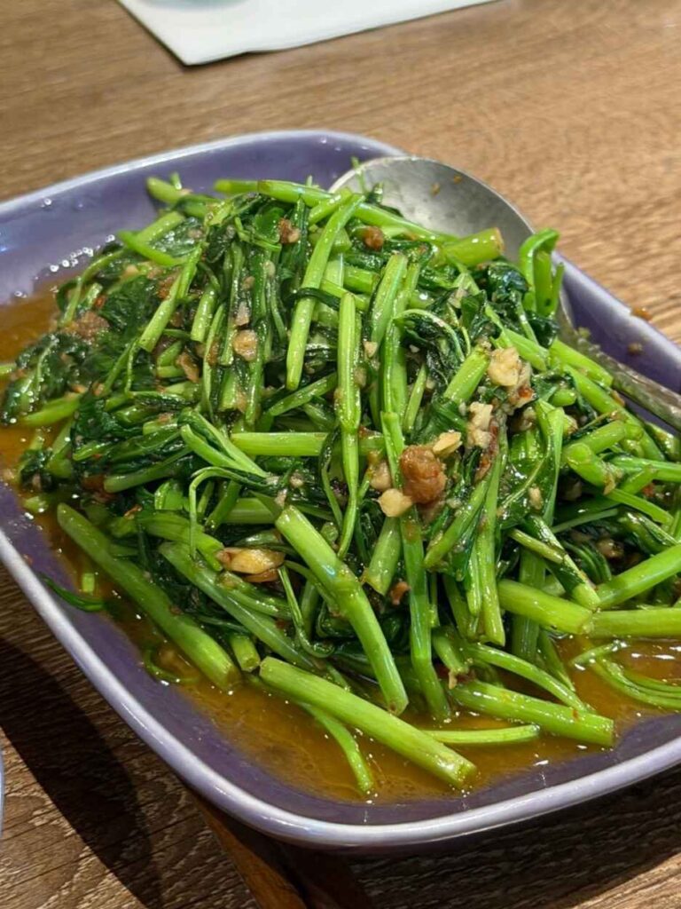 台中美食｜NARA Thai Cuisine：米其林推薦的泰式料理，燒茄鮮蝦沙拉超有特色！期待台中漢神百貨開幕！