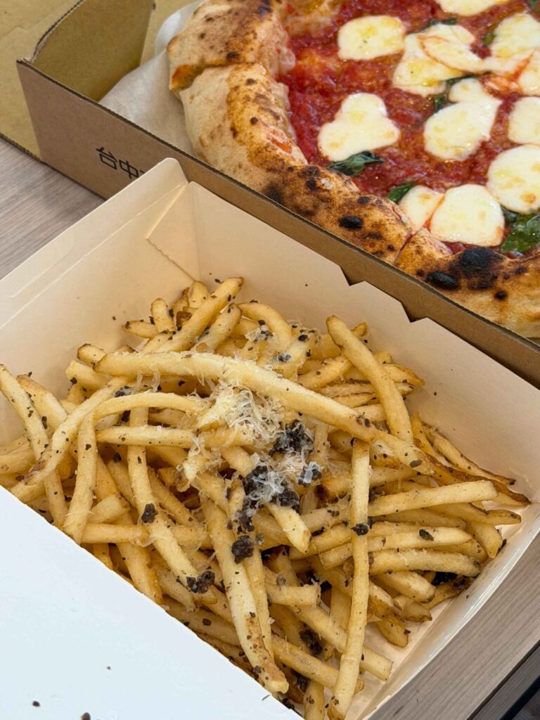 台中美食｜雲 Nuvola pizza：二訪外帶依然好吃！松露極細薯條超強！