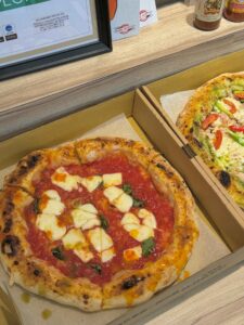 Read more about the article 台中┃雲 Nuvola pizza：二訪外帶依然好吃！松露極細薯條超強！