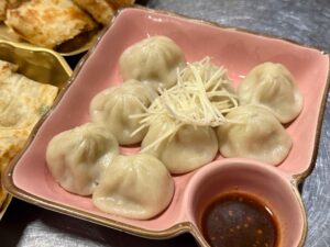 Read more about the article 台中┃瑄沅小籠湯包：半夜想吃小籠湯包的第一選擇！是現蒸的喔！