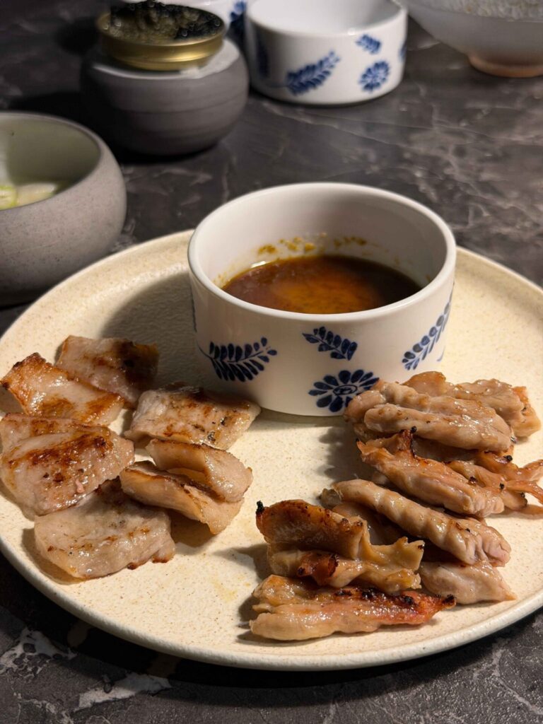 台中美食｜京燒肉：大推昆布鹽生菜沙拉，還有鮭魚卵爆炸多的炸飯糰！
京燒肉｜蜂蜜檸檬氣泡飲無限續！當月壽星的壽桃超可愛！