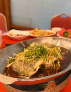 Read more about the article 台中┃梧棲來來海鮮：CP值超高的海產店！老闆還超親切！