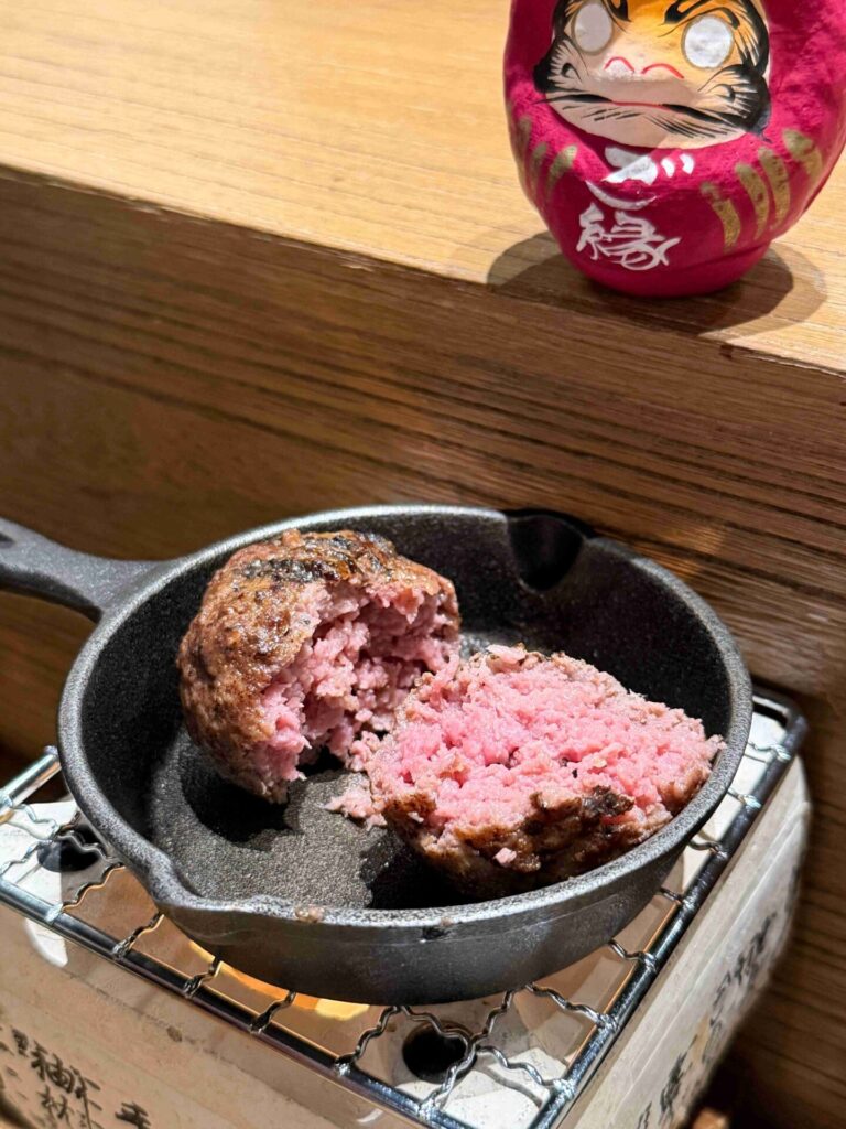 台中美食｜客觀炭火小料理：挽肉有點小失望，但大推十勝布丁！客觀炭火小料理｜除了漢堡排有點失望，整體都不錯！