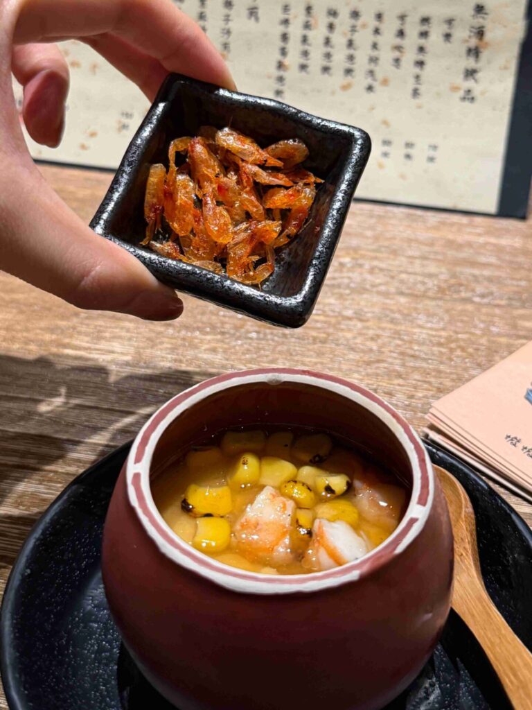 台中美食｜客觀炭火小料理：挽肉有點小失望，但大推十勝布丁！客觀炭火小料理｜除了漢堡排有點失望，整體都不錯！
