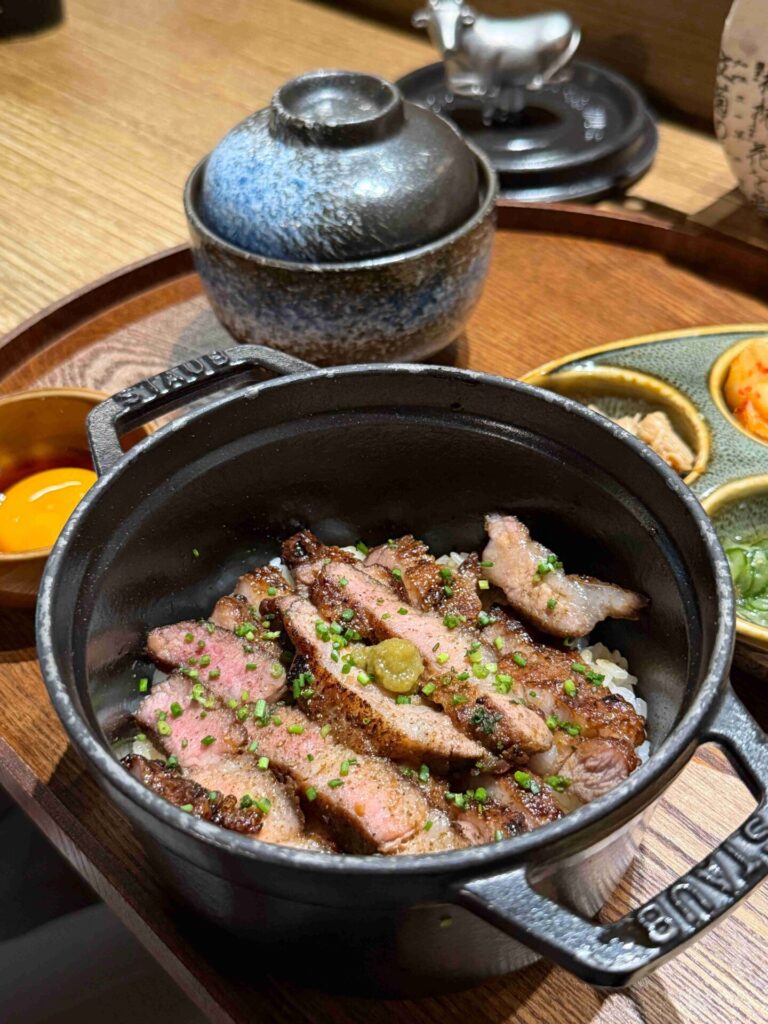 台中美食｜客觀炭火小料理：挽肉有點小失望，但大推十勝布丁！客觀炭火小料理｜除了漢堡排有點失望，整體都不錯！