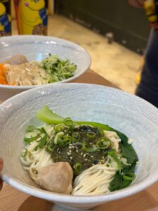 Read more about the article 台中┃振興行麵館：價格偏高，但麵食好吃無負擔的溫馨小店！