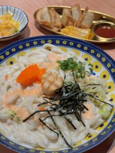 Read more about the article 台中┃小小麥：雖然餐點普普，但日式木質空間超有氛圍，北屯宵夜好選擇！