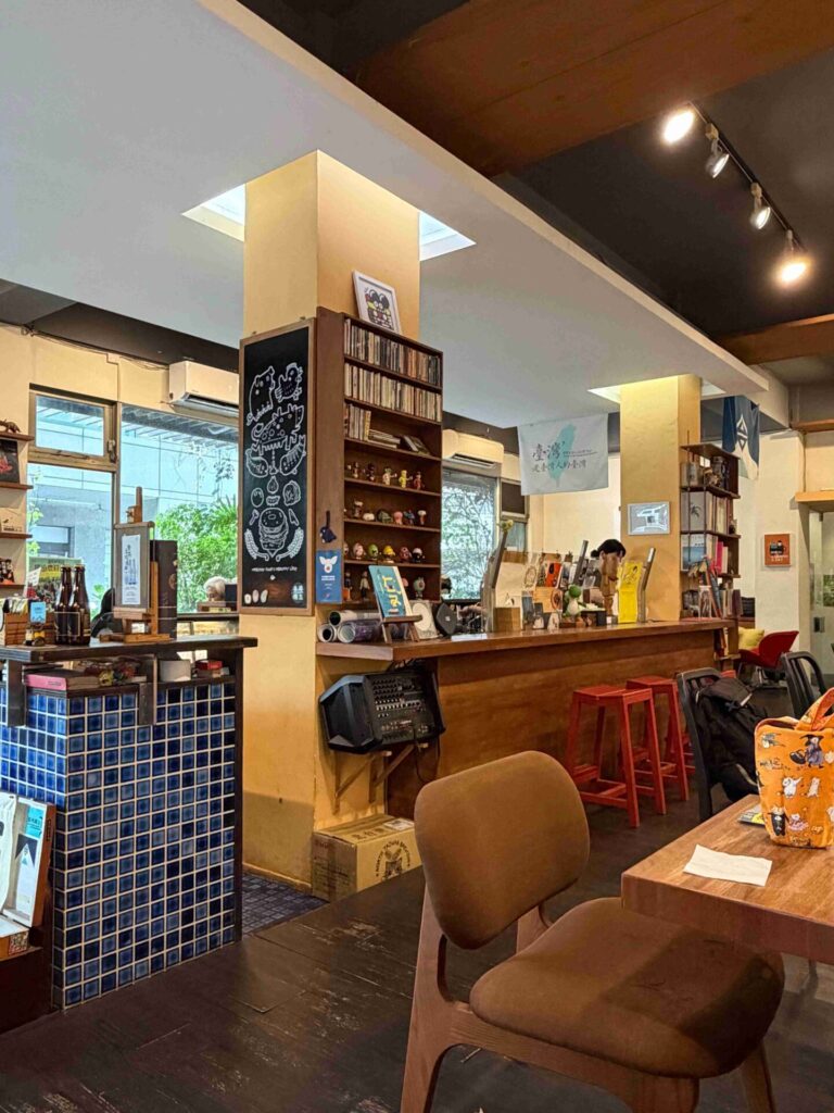 台中美食|默契咖啡:大推夏季限定的麻薏奶茶!喜歡到點第二杯!Match Café 默契咖啡|安靜的咖啡廳,很適合一個人來!